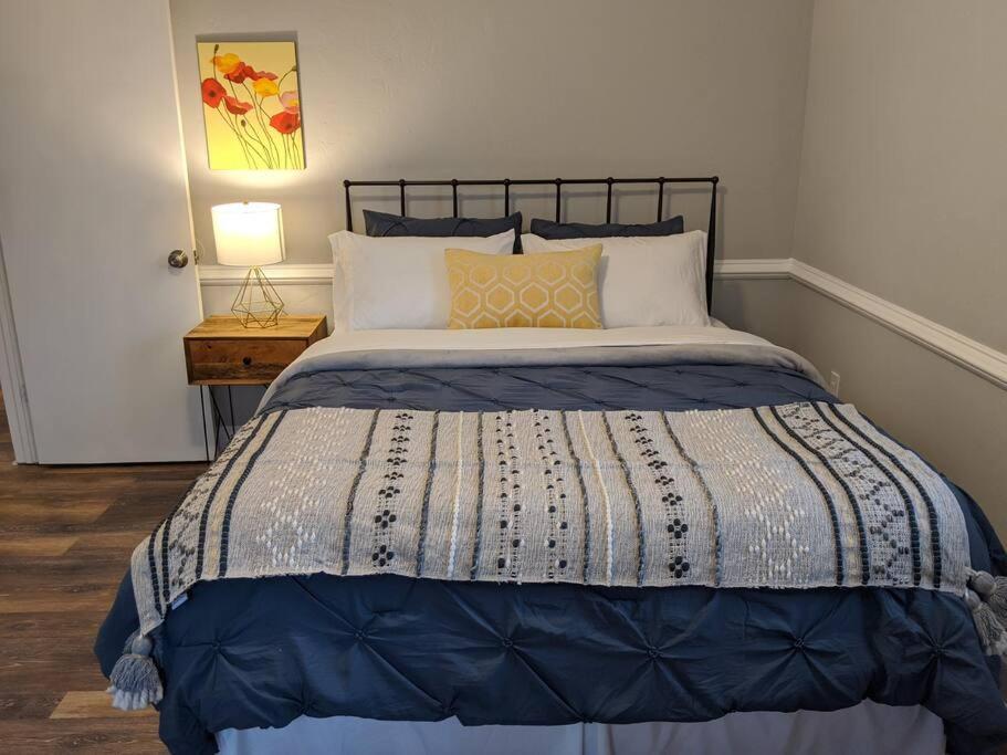 Gold Dust Delight - Cozy In The Woods * Dahlonega